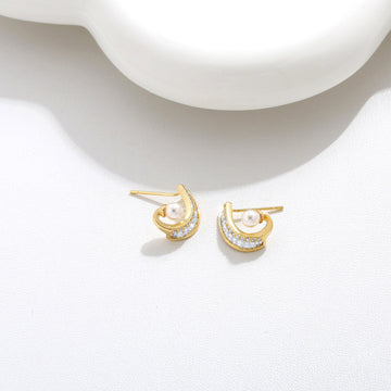 Minimalist Curve Studs