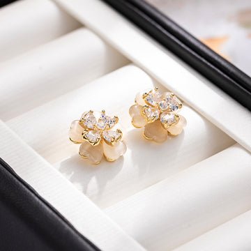 Enchanted Bloom Pearl Clips