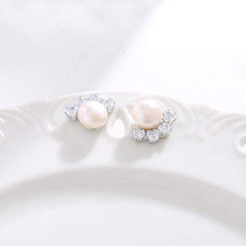 Petal Pearl Earrings