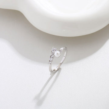 Petite Pearl Accent Ring 17mm