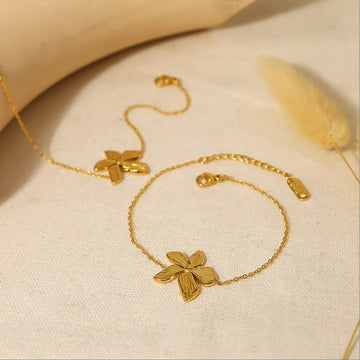 Flower Charm Gold Bracelet