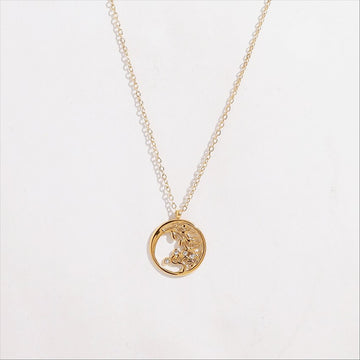 Golden Frame Circle Pendant Necklace