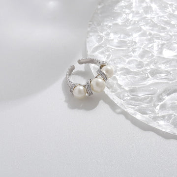 Minimalist Pearl Hoop 17mm