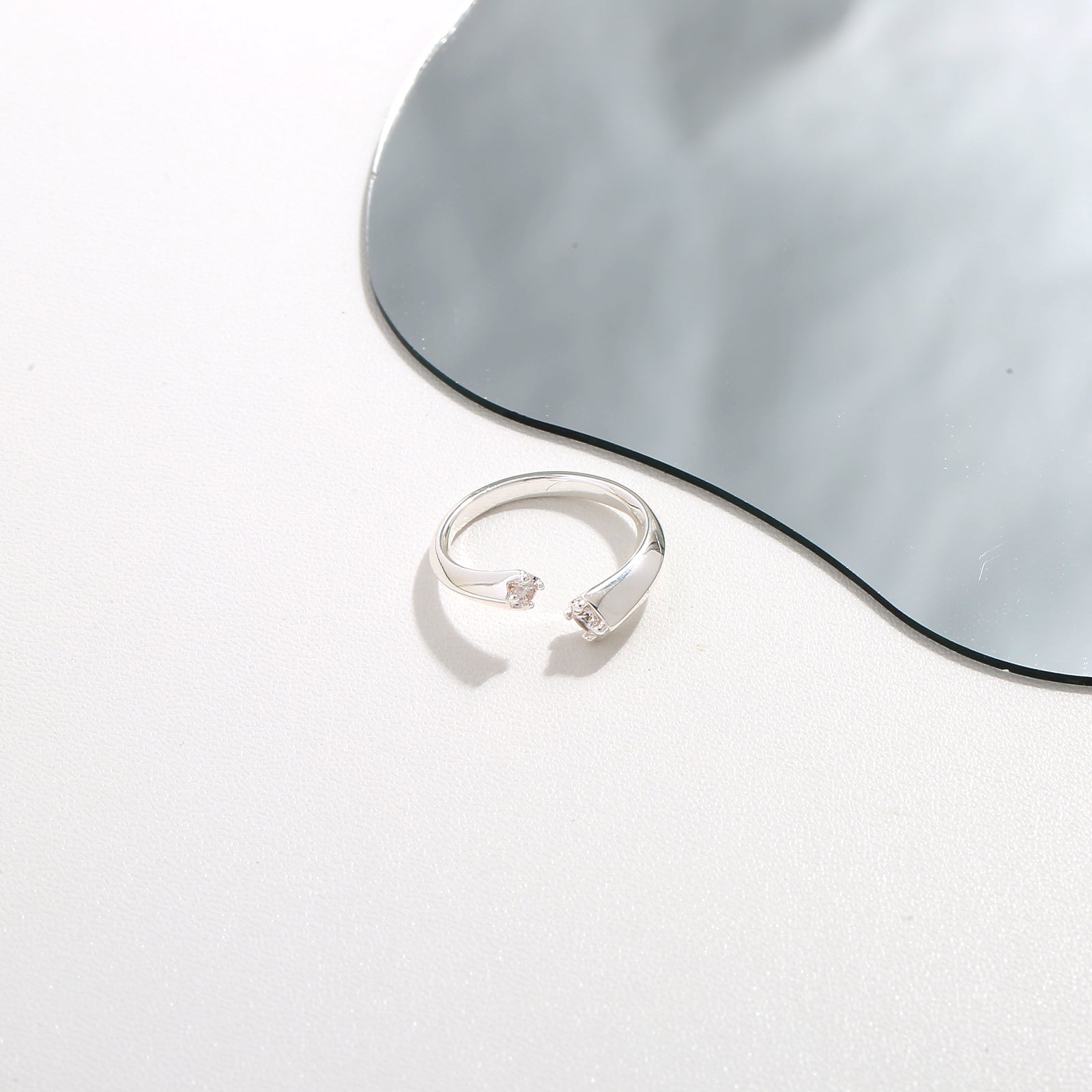Twisted Whisper Ring 17mm