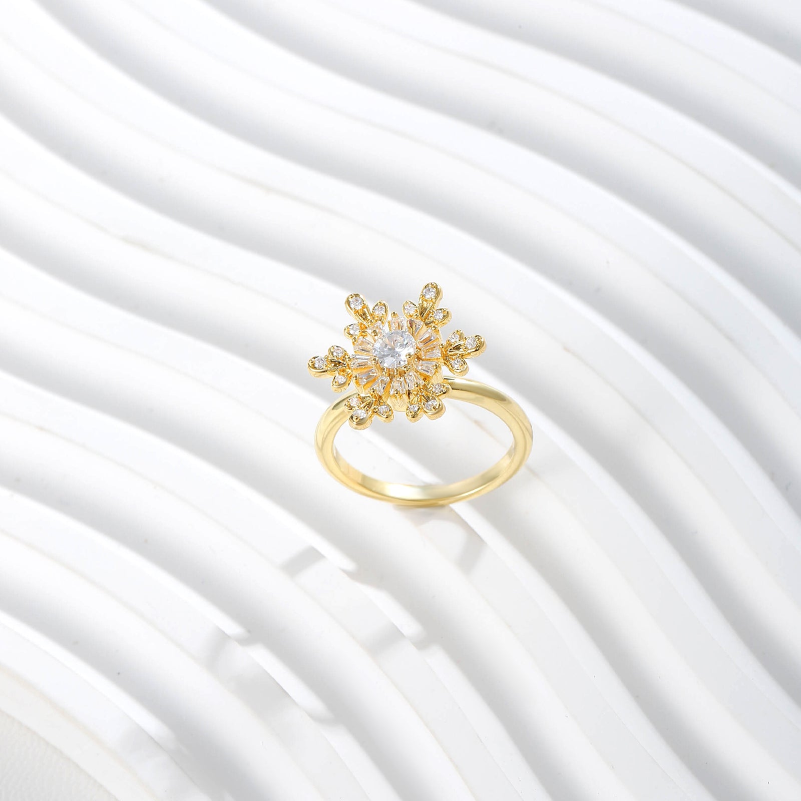 Golden Crown Star Ring  17mm