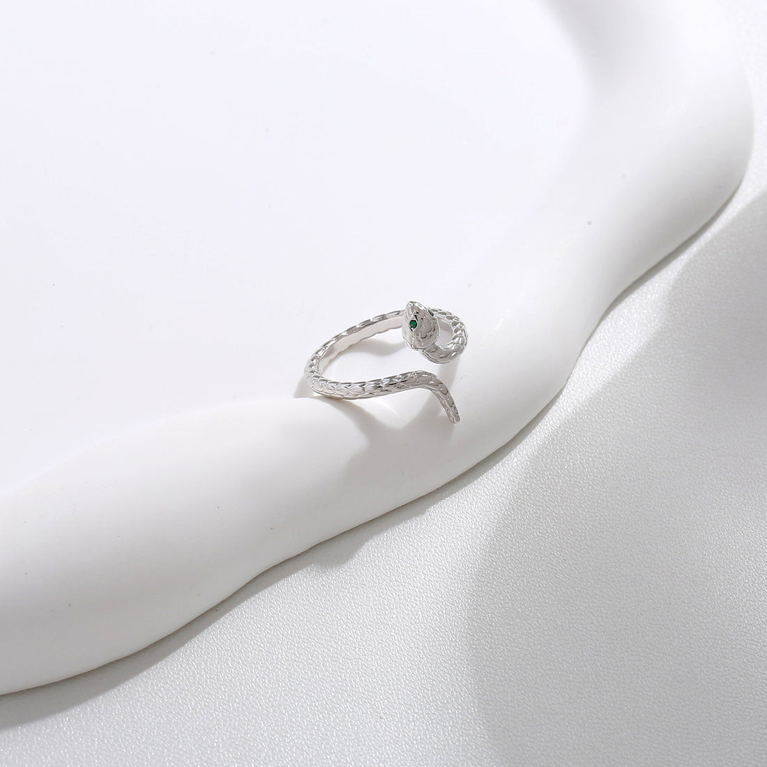 Snake Crest Band  17mm