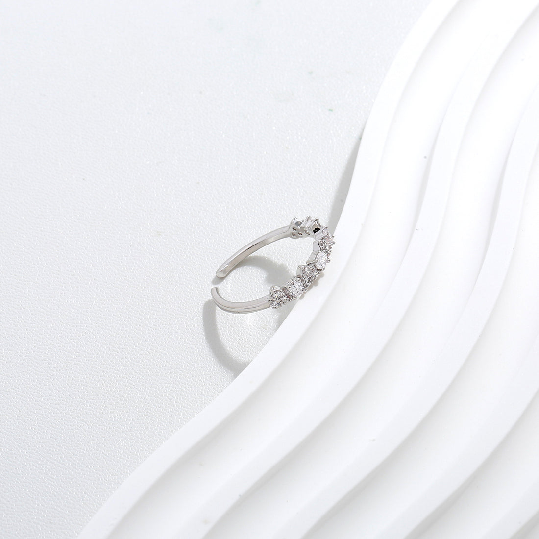 Crystal Crown Loop 17mm