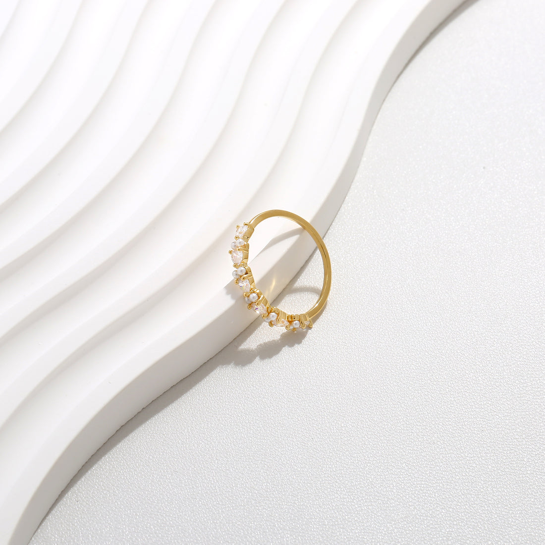 Dainty Pearl and Crystal Gold Ring 18mm