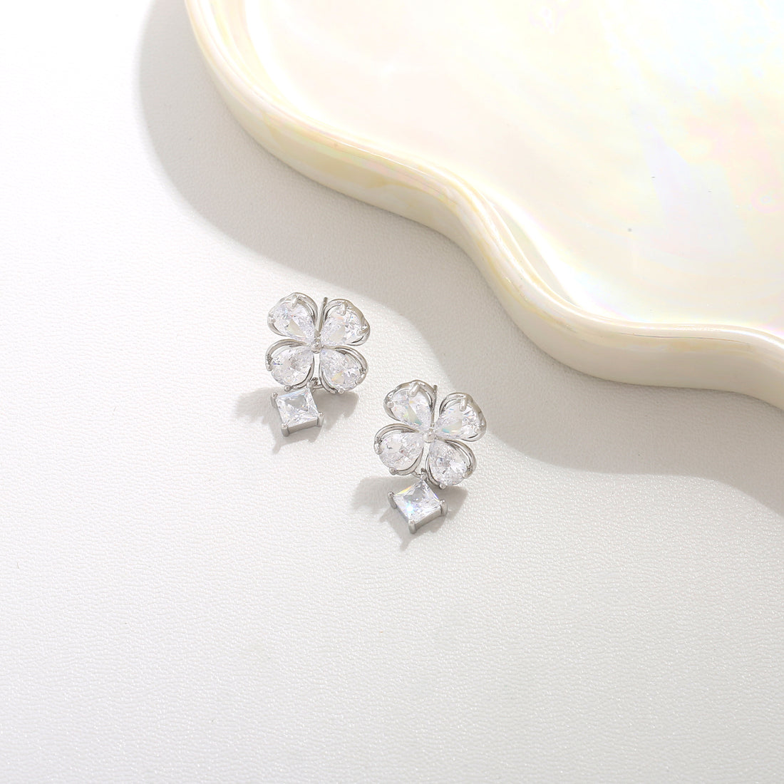 Triple Daisy Shine