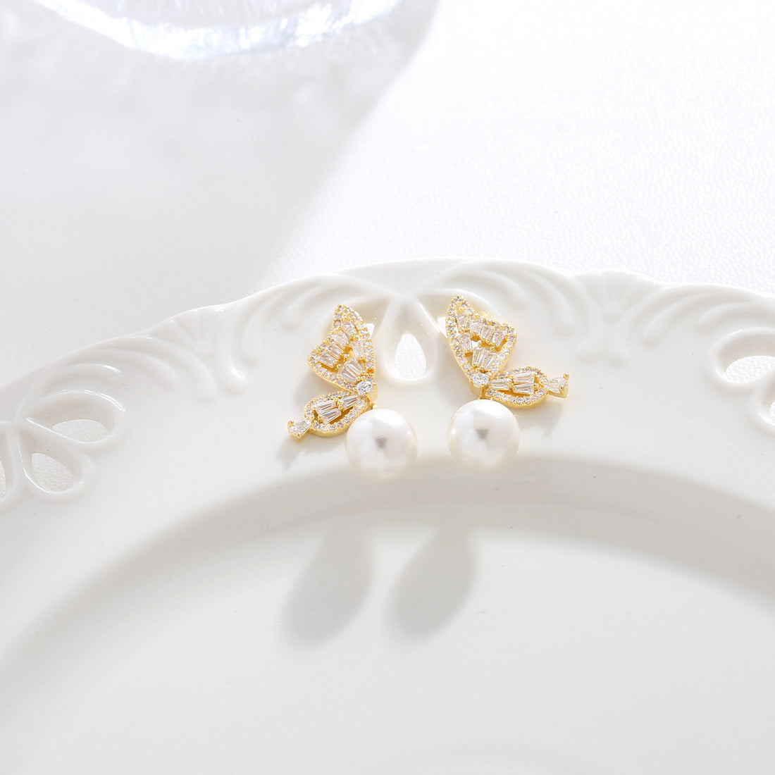 Petite Leaf Pearl Earrings
