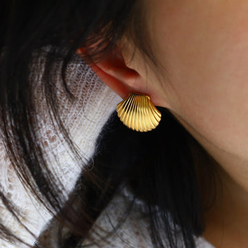 Shell Shape Gold Studs
