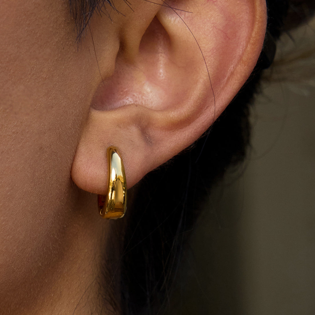 Thick Gold Oval Hoop Earrings