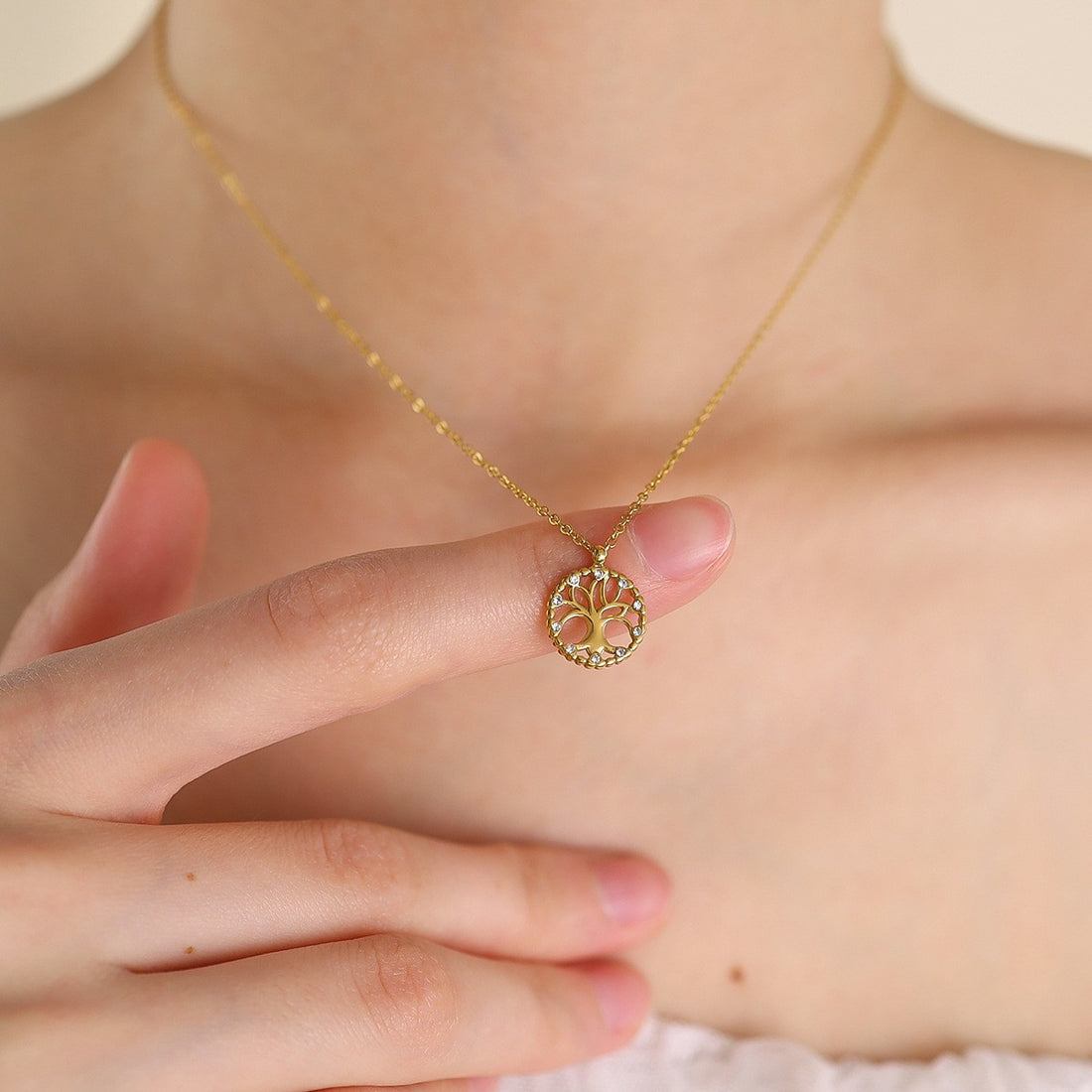 Interlinked Heart Pendant Necklace