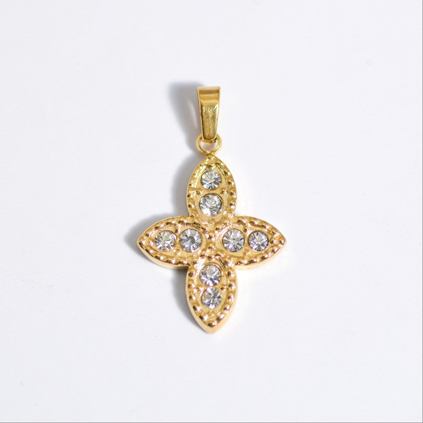 Luxe Clover Spark Pendant