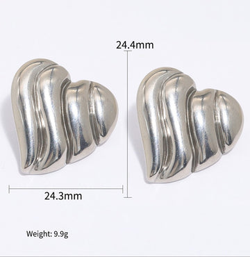Silver Ribbed Heart Studs